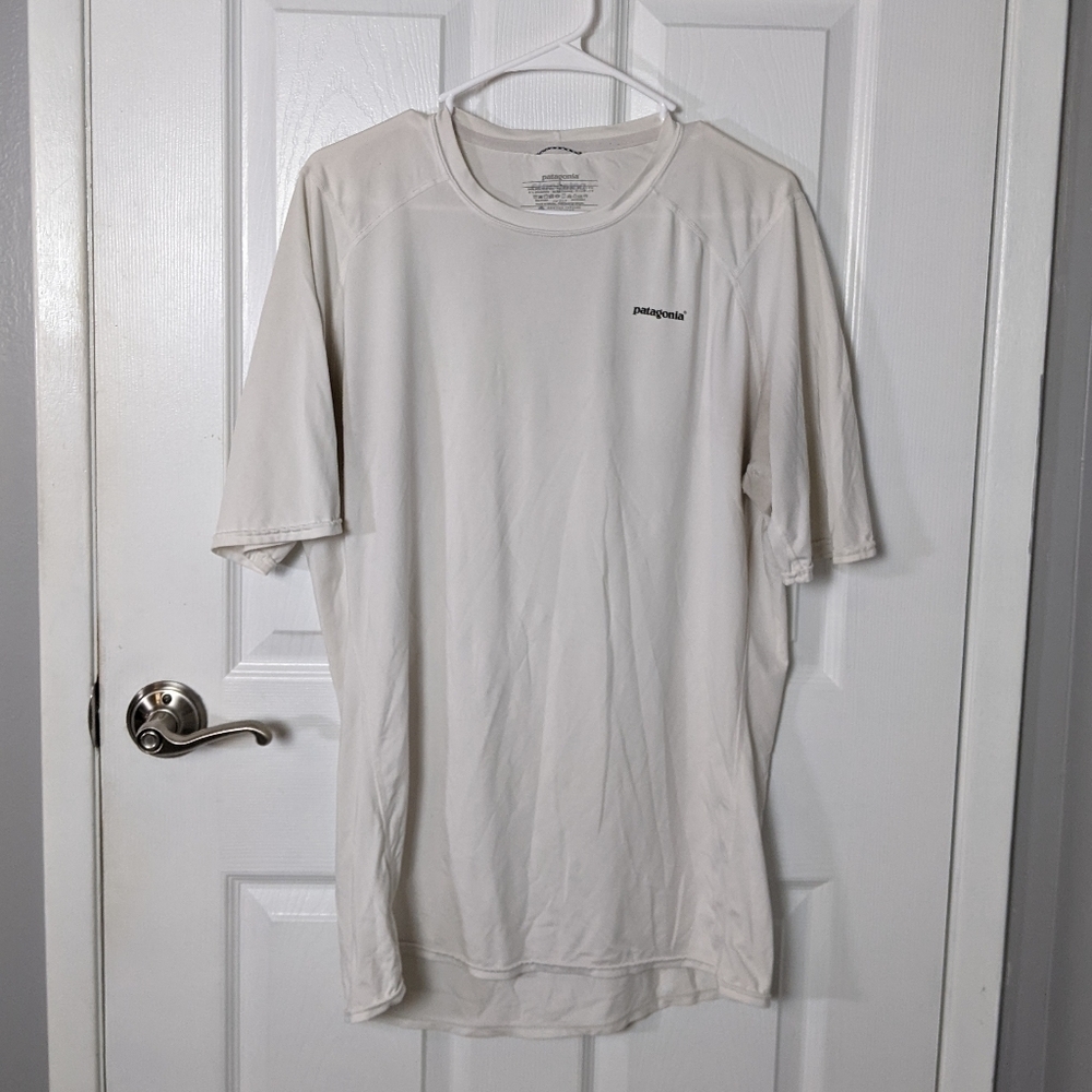 Patagonia Athleisure Lightweight Short Sleeve Logo Tee‎ Men's Size Large *Flaw
